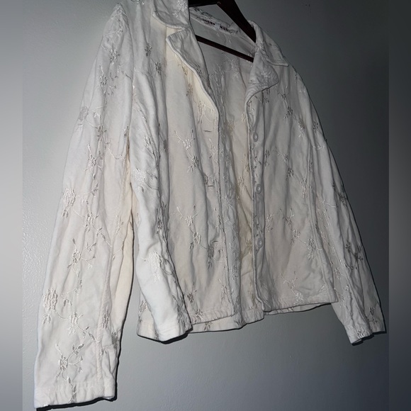 Johnny Was | Vintage White Embroidered Button-up Jacket - Picture 5 of 11